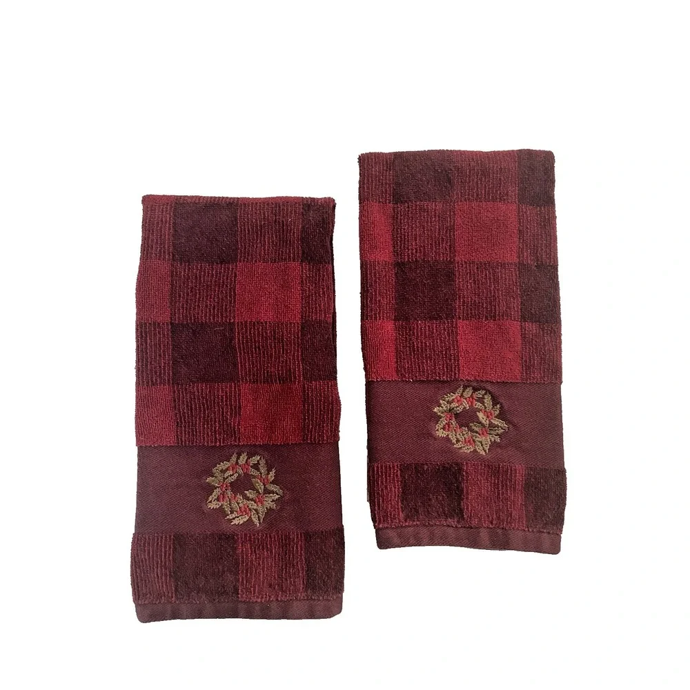 Set of 2 St Nicholas Sq Red Plaid Christmas Wreath Hand Towels
